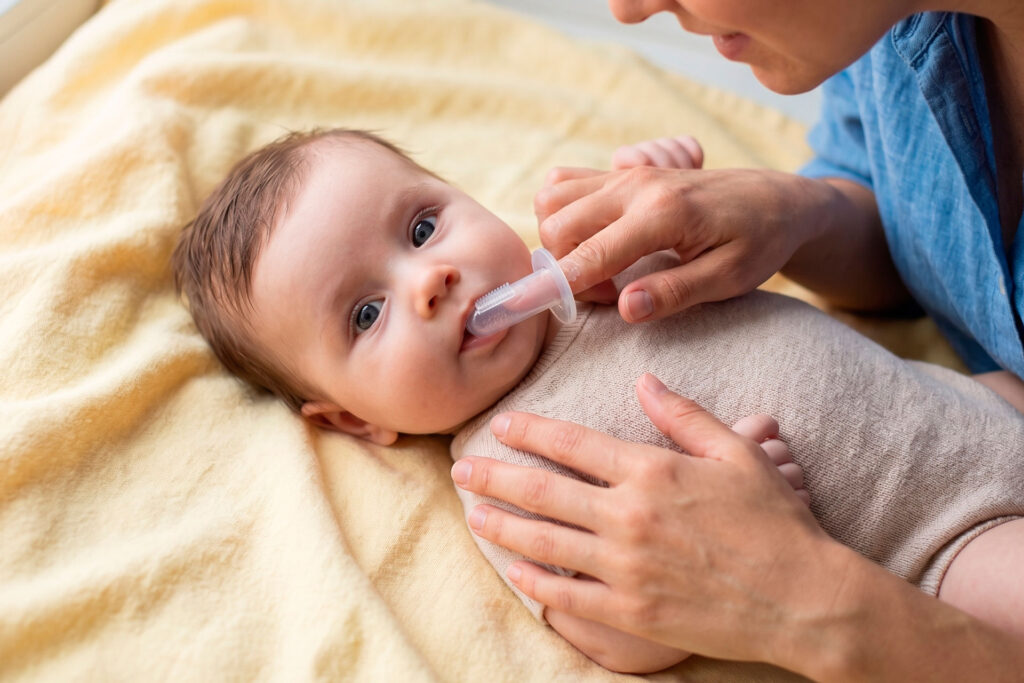 cuidado dental bebes higiene oral | clinica dental en mataro